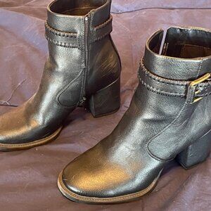 Women's size 6.5 black ankle boots